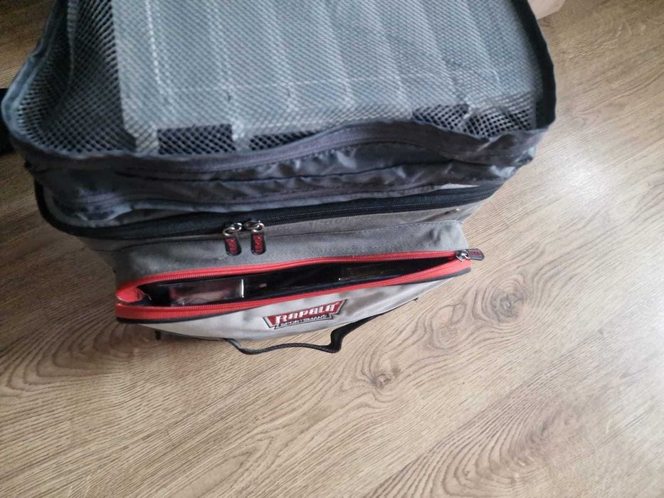 Vand doua genti de umar RAPALA, pentru naluci la spining