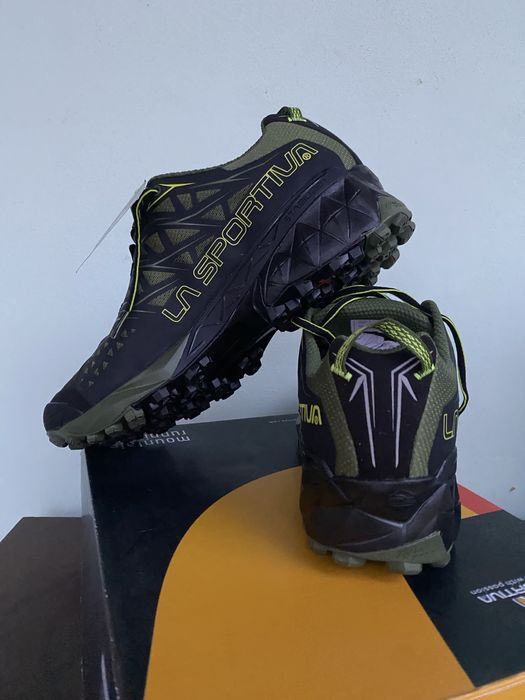 La Sportiva Akyra – 45 (UK 10.5) – Noi, cu etichetă