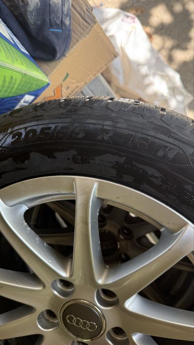 Продавам 4 бр. оригинални Audi 16” джанти + зимни гуми 205/55 R16
