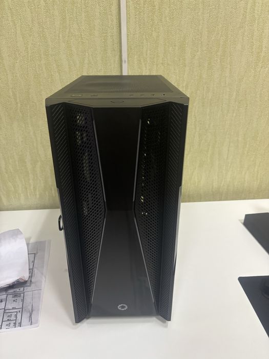 Продается корпус на пк gamemmax
