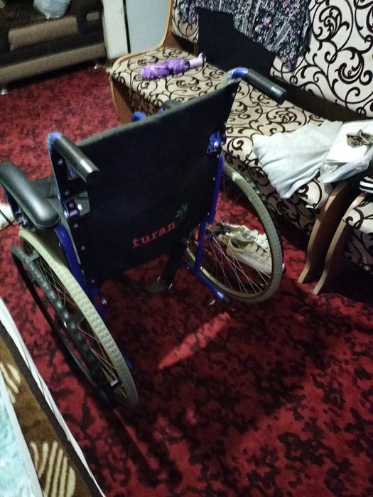 Продам инвалидную коляску