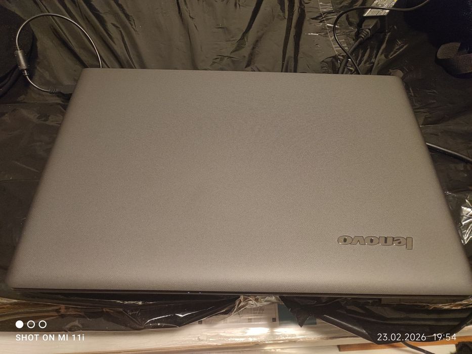 Vând laptop Lenovo 17 inch