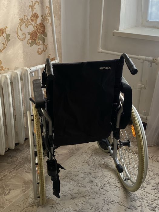 Инвалидное кресло
