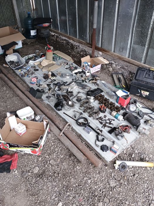 Стартер,Мех.инжекцион, жаба,бубина,нивомер гориво, и др. Mercedes W124