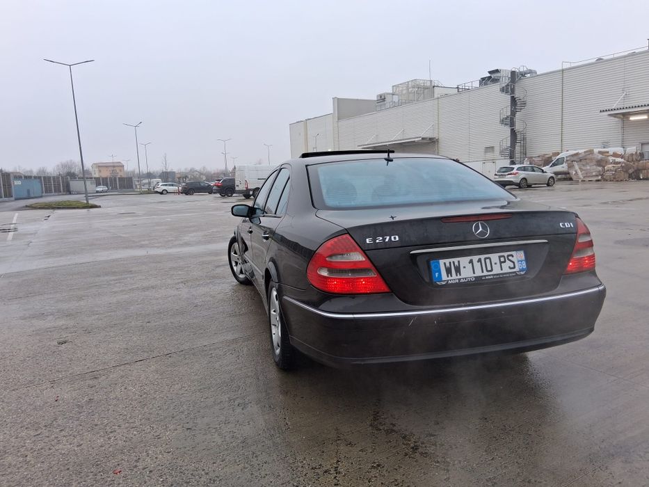 Vând mașină  Mercedes Benz