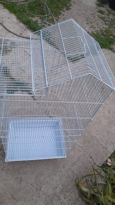 Volieră pentru papagali
