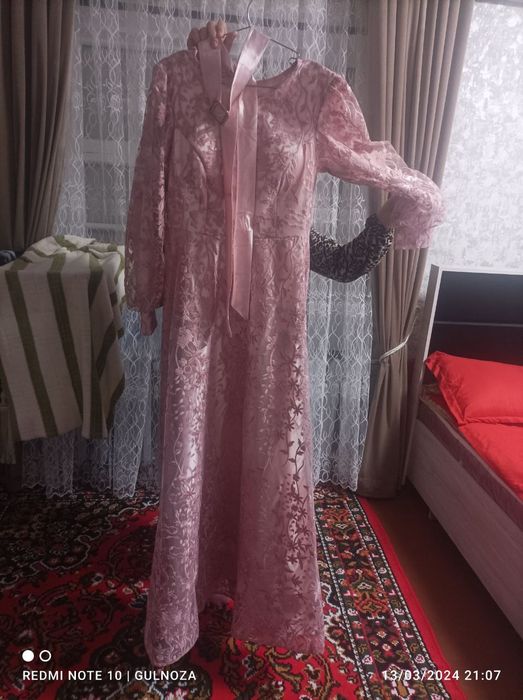 Vecherni koʻylak sotiladi