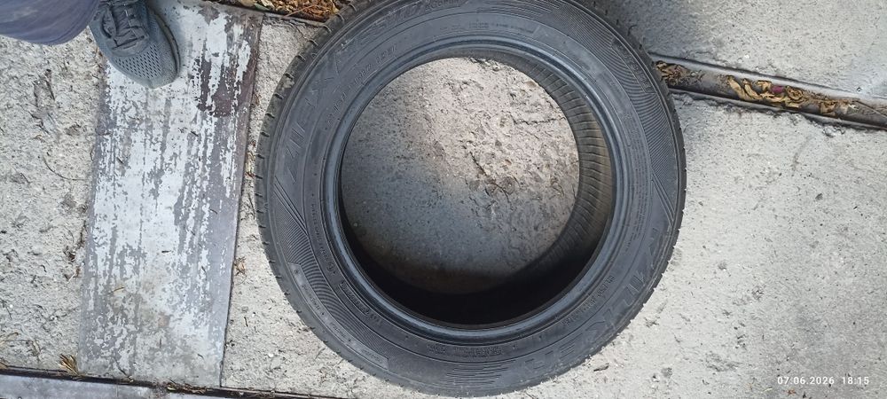 4 бр  гуми 235 55 17 Falken