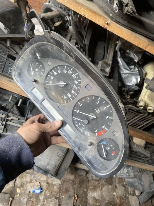 Запчасти на бмв е38