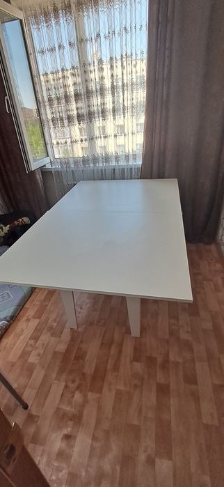 Большой стол . Состояние отличное