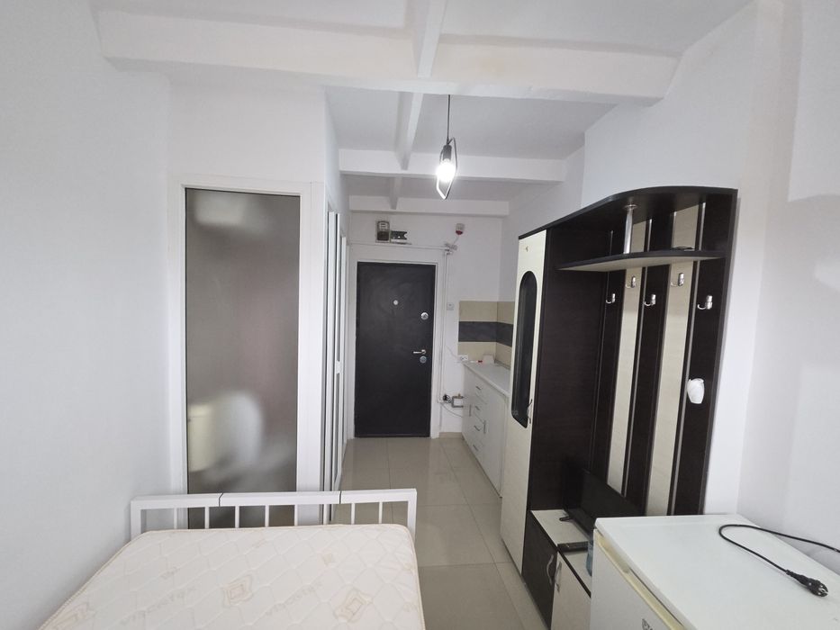 Camera de camin de închiriat