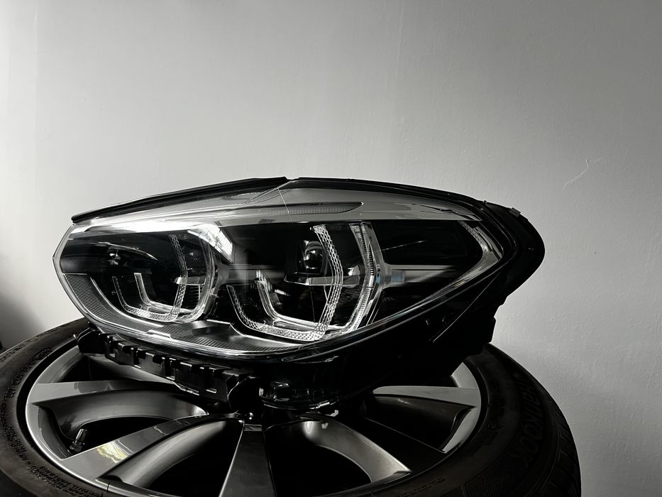 BMW X3 G01, G02 Адаптивен ляв Led фар в отлично състояние не оборудван