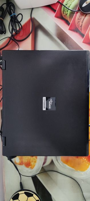 Лаптоп Fujitsu Siemens Lifebook E series E8110