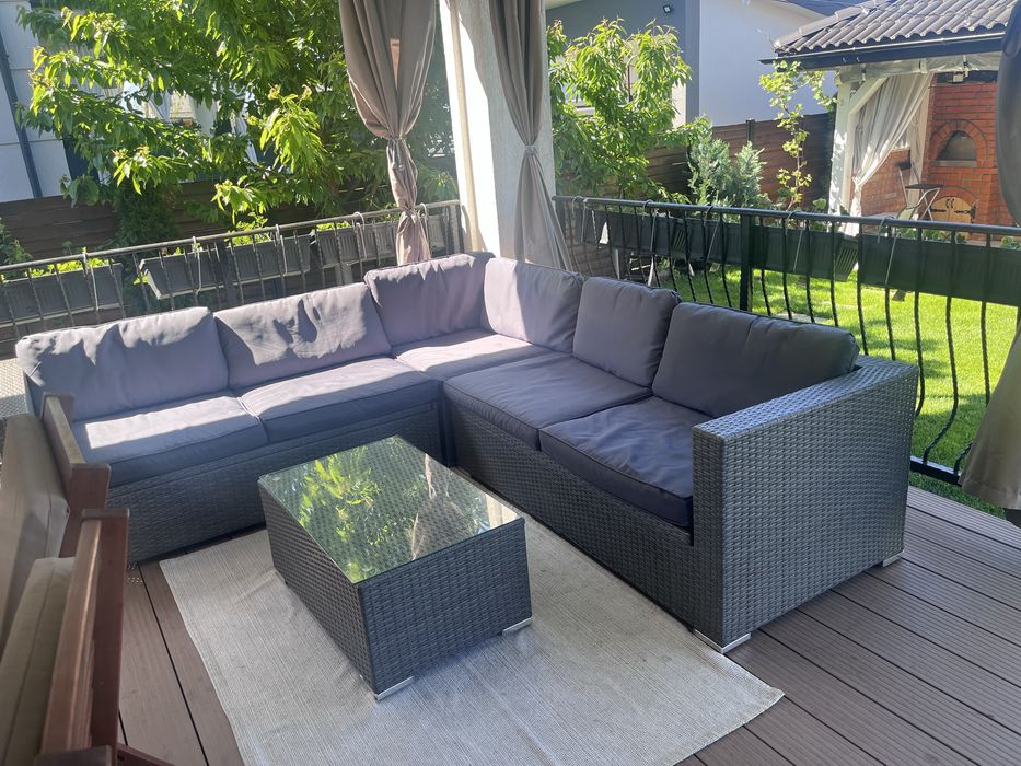 Vand canapea coltar pentru terasa+masa
