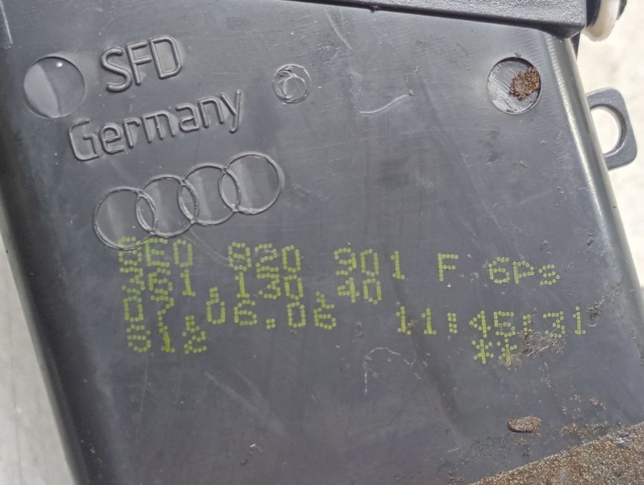Grila ventilatie bord 8E0820901F Audi A4 B7 (2004 - 2008) 2.0 tdi 2.0 tdi BPW