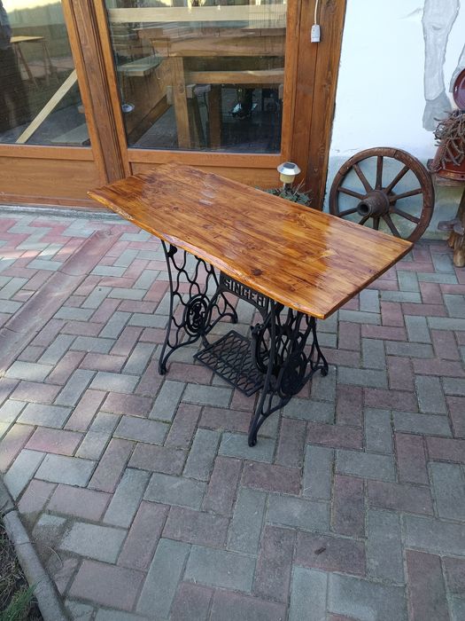 Birou sau suport lavoar baie din mașină de cusut