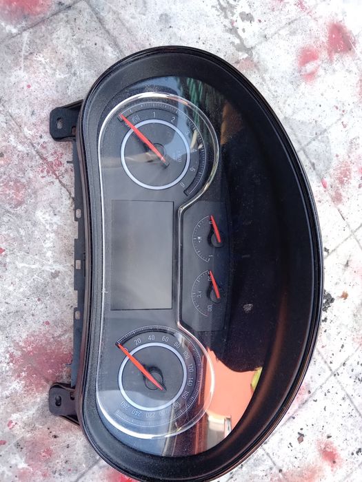 Ceas bord Opel Insignia 2013-2017 în Km