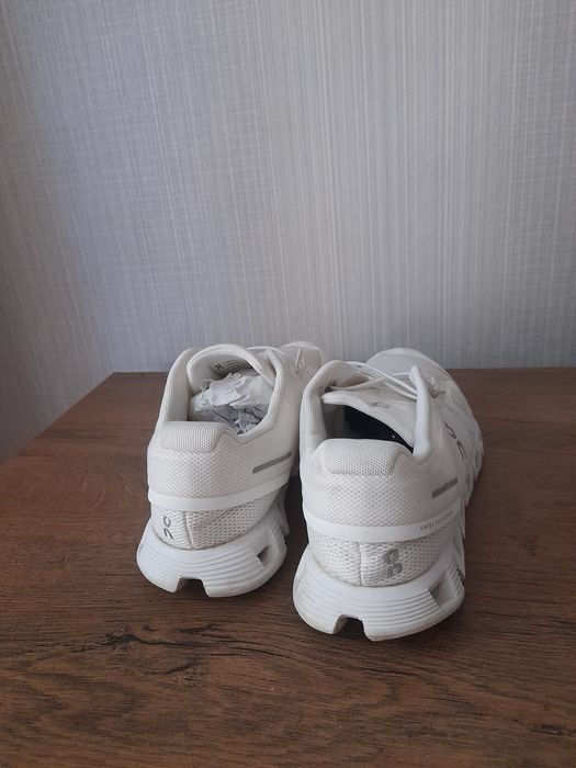 On Cloud 5 маратонки 37 номер.