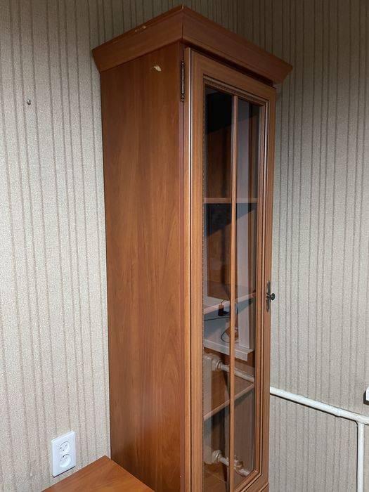 Продам шкаф и стол Нью-Йорк «Гербор»