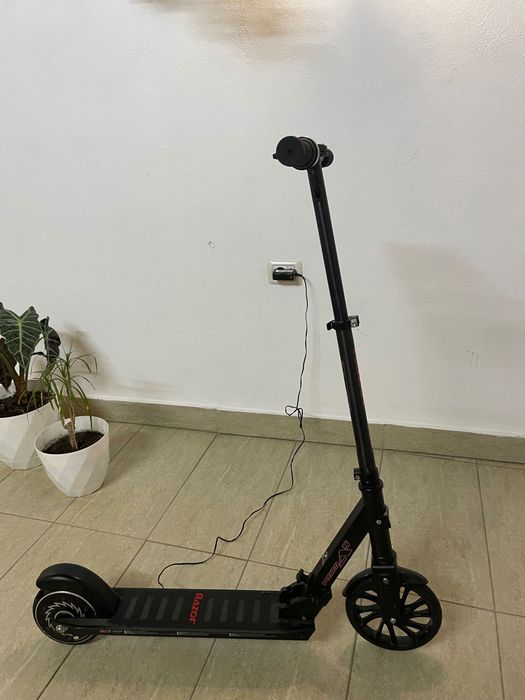 Trotinetă electrică