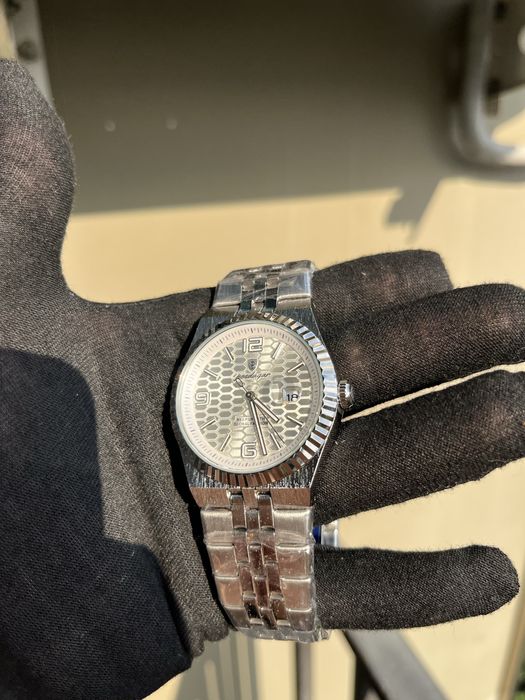 Часовник poedegar НАМАЛЕН!