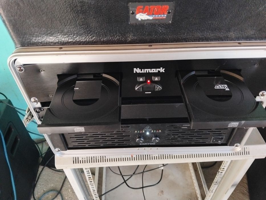 Vând NUMARK sau schimb