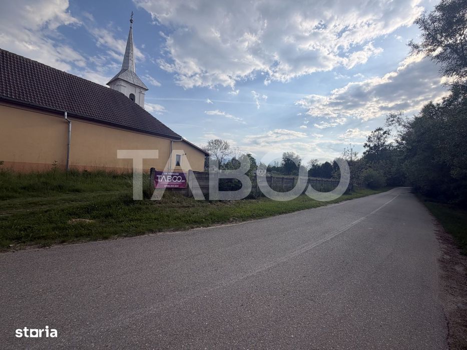 Teren intravilan 2200 mp cu utilitati in apropiere Sat Savastreni