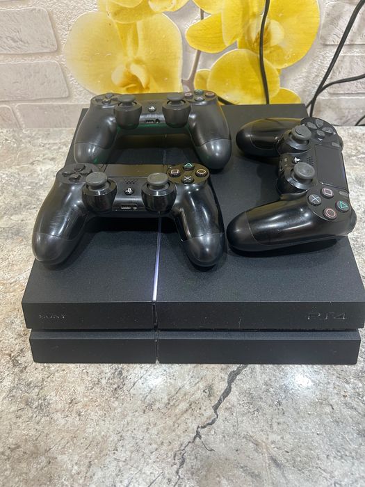 Продам playstation 4