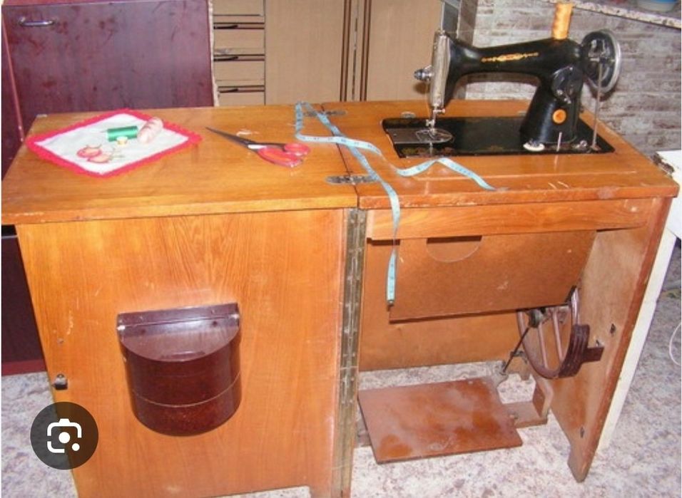 Швейная машинка ножная