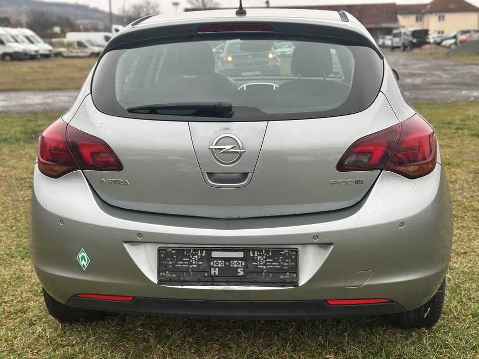 Opel Astra J  1.4i