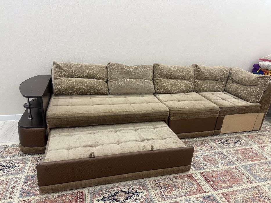 Продам диван для гостиной