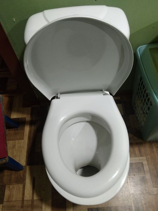 Продам унитаз б/у