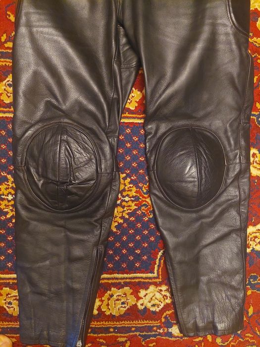 Pantaloni de barbati ,piele naturala ,ideal moto