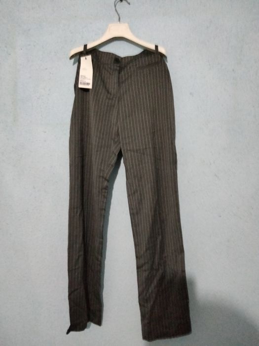 Pantaloni noi marimea 36