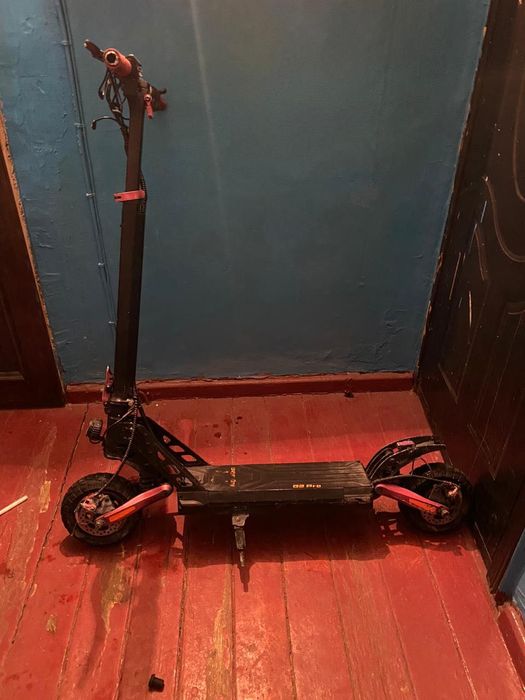 Продам электросамокат kugoo g2 pro 2022