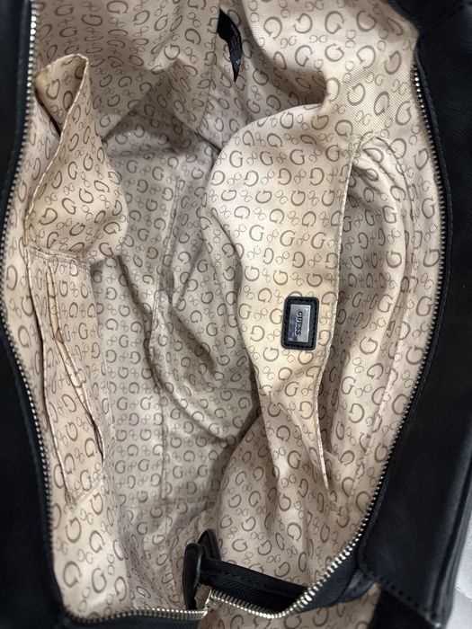 Чанта Guess.