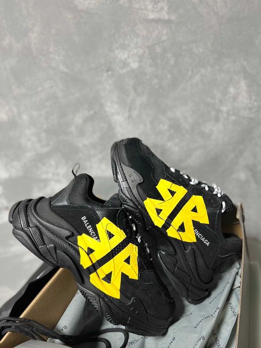 Adidasi Balenciaga Triple S Calitate Premium