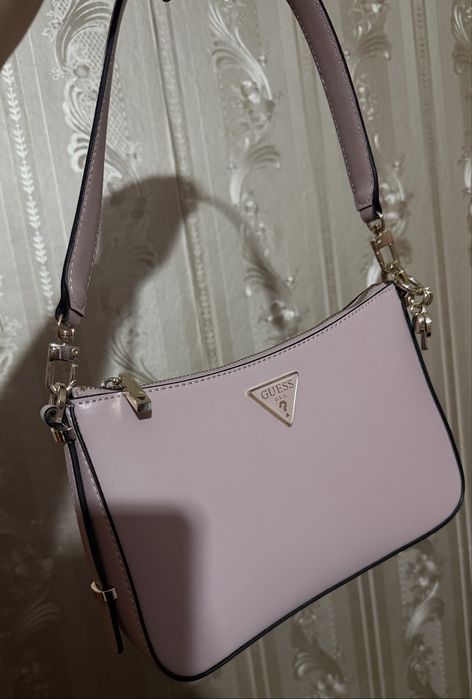 Сумка guess в идеальном состоянии