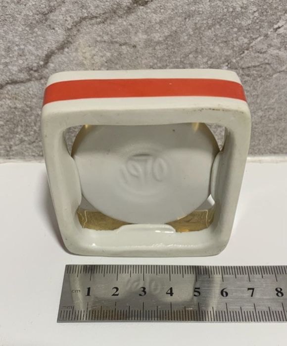 Фарфор плакетка Ленин