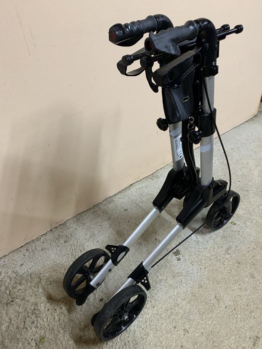 Помощна проходилка