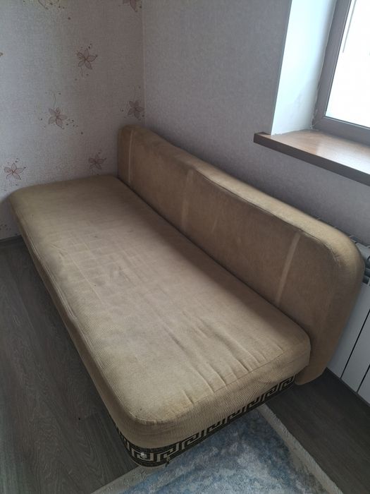 отдам  даром хорошый  диван