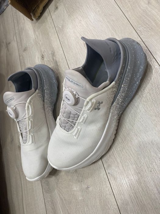 Продам кроссовки летние