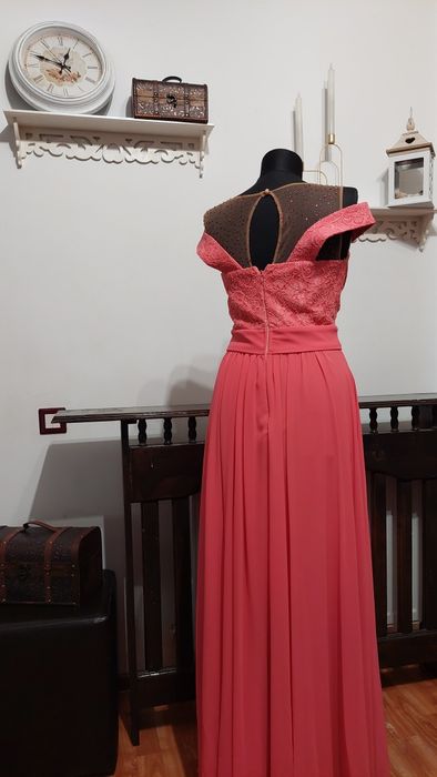 Rochie pe umeri de ocazie