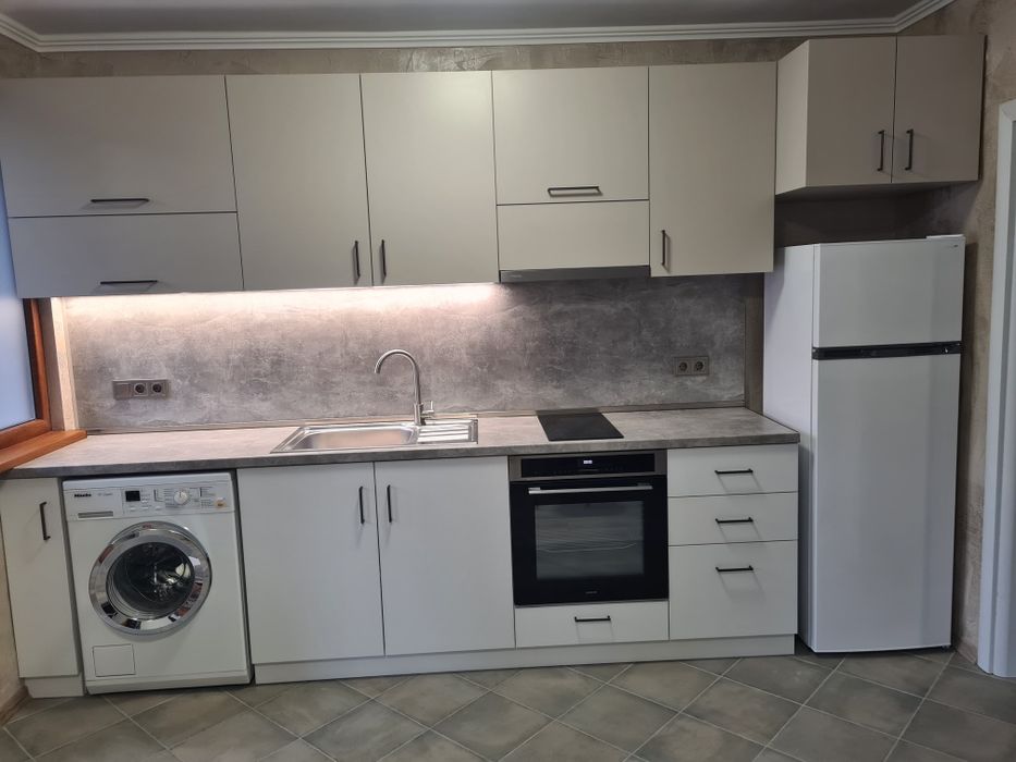 Дава се под наем Двустаен апартамент в Пловдив, Кючук Париж - 65 кв.м за 459 € - Снимка #5