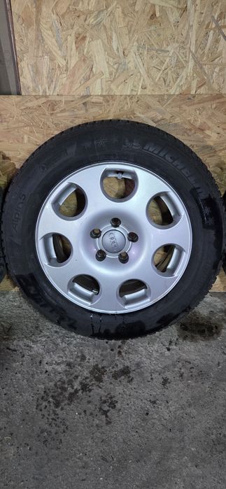 AUDI A4 джанти със зимни гуми 215/60/16  7Jx16  ET42  5×112  DOT 0618