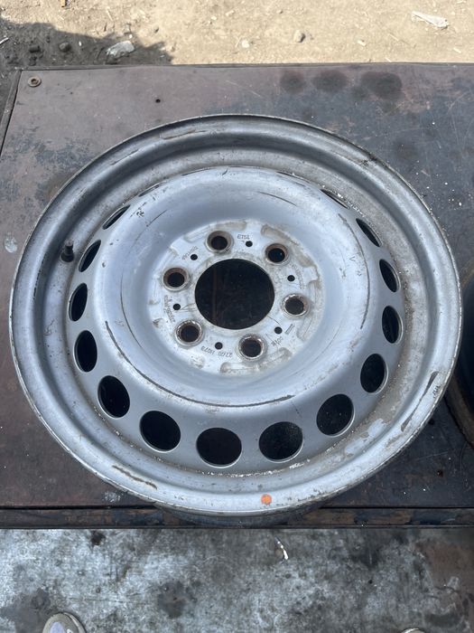 Продам колесный диск 2шт мерседес спринтер r16