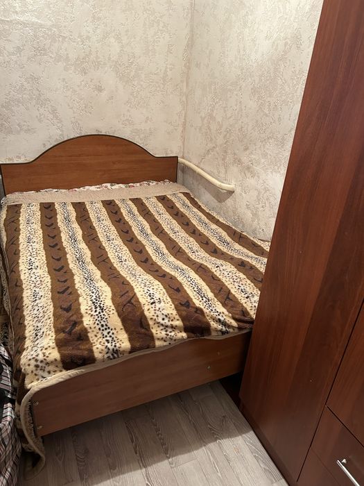 Кровать с шкафом продаються