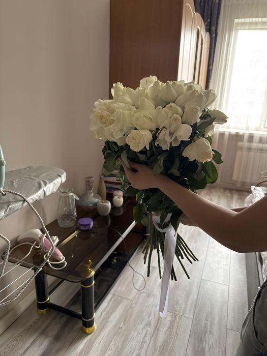 Цветы, 25 штук белые розы