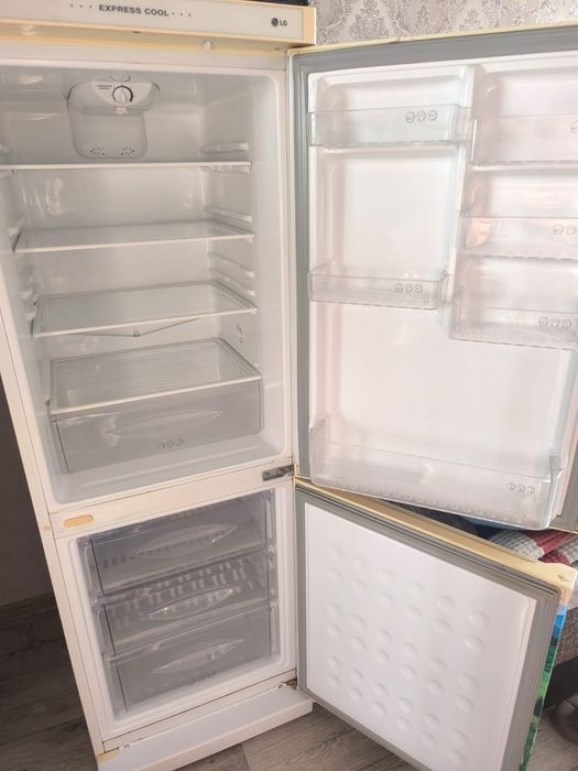 Продам холодильник