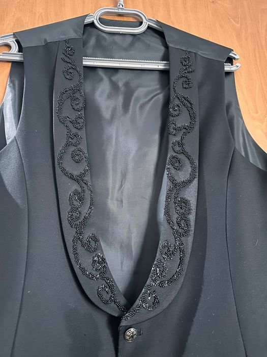 Vând costum de mire
